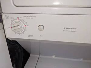 lot 1 image: GE 27 Unitized Spacemaker Washer and Gas Dryer