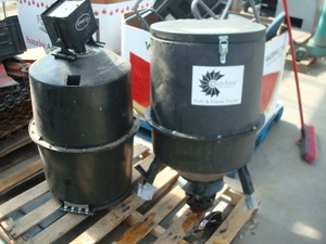 lot 125 image: Wildlife Feeders