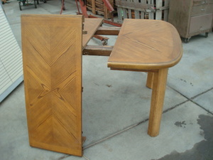 lot 178 image: Tables