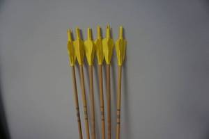 lot 40 image: 6 -  Indian Archery 28 Cedar Target Arrows