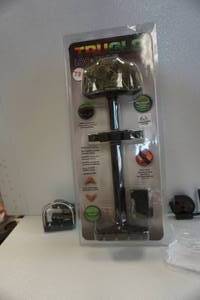 lot 73 image: Truglo Lock Down Real Tree Camo Arrow Quiver With 3 Pin Sight and Whisker Biscuit Arrow Rest