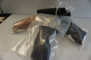 lot 77 image: 5 - Insulated and Wood Bow Grips