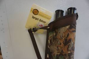 lot 78 image: Neet Archery Advantage Camo Target Arrow Quiver
