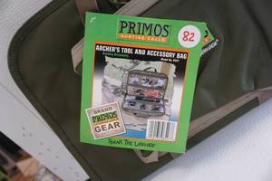 lot 82 image: Primos Model 6547 Speak The Language Archery Tool & Accessory Bag