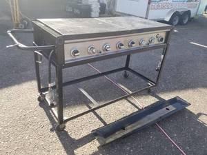 lot 342 image: Event Grill with upgraded heavy duty angle iron base.