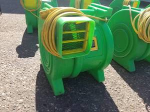 lot 376 image: B-Air Kodiak  1 HP Bounce House Blower, Green
