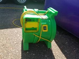 lot 388 image: B-Air Kodiak  1 HP Bounce House Blower, Green