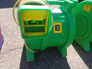 lot 395 image: B-Air Kodiak  1 HP Bounce House Blower, Green