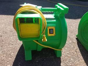 lot 400 image: B-Air Kodiak  1 HP Bounce House Blower, Green