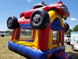 lot 401 image: 15 X 15 Monster Truck Moonwalk