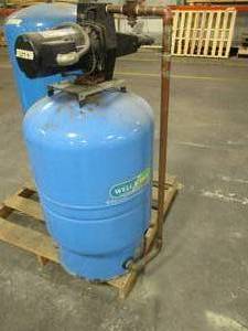 lot 4 image: Amtrol Well-X-Trol Water Tank w Pump