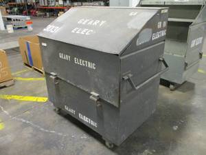 lot 11 image: Metal Rolling Storage Cart