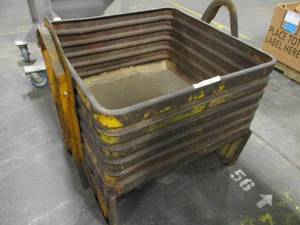 lot 13 image: Metal Bin