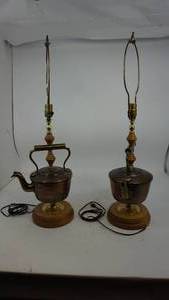 lot 3 image: Two Antique End Table Lamps