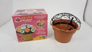 lot 33 image: Tasty Bouquet Cupcake Display