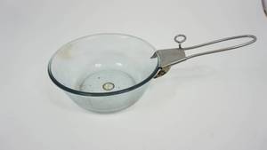 lot 82 image: Pyrex Glass Pan W Clip On Metal Handle