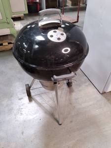 lot 16 image: Weber Grill 22...