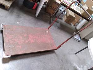 lot 26 image: Industrial Material Handling Cart ...