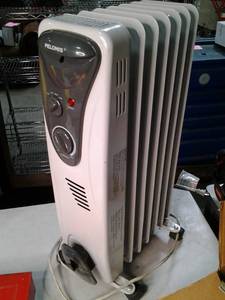 lot 45 image: Pelonis Stand Heating Unit...