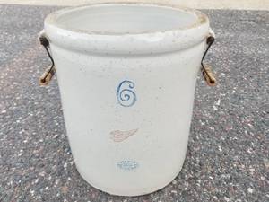 lot 14 image: #5 Redwing Small Wing Crock