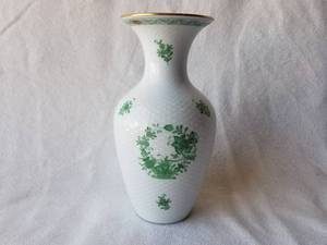 lot 21 image: Herend Hand Painted Porcelain Vase