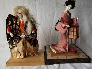 lot 27 image: Geisha and Kabuki Dolls