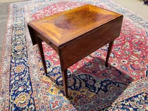 lot 39 image: Antique Pembroke Table