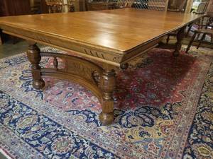 lot 8 image: Grand Oak Table