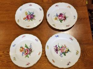 lot 57 image: Dresden Porcelain