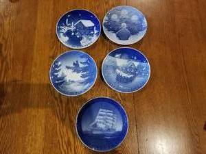 lot 60 image: 5 Danish Plates