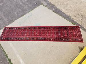 lot 67 image: Handmade Oriental Wool Rug