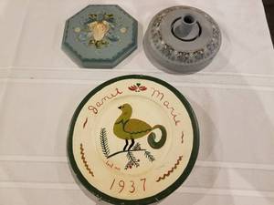 lot 88 image: Decorative Wood Items