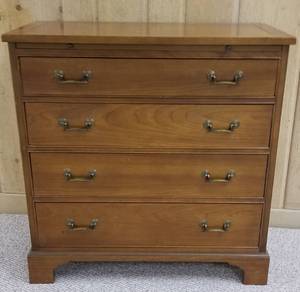 Mahogany 4 Drawer Dresser with Pullout Shelf