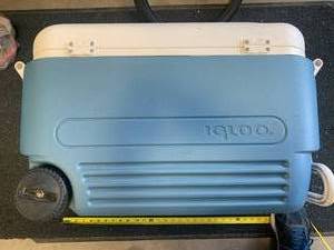 Igloo Rolling Cooler 60QT MaxCold