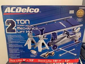 New in Box 2 Ton Mechanics Lift Kit
