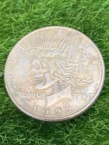 1922 Peace Dollar Skull Coin (Unique Novelty Coin)
