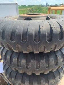 Set of 4 Titan Hawk 373 Tires 11.00-20 ($456 Each Retail New)