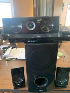 Blu Ray Player, Subwoofer & Surround Sound Speakers