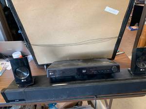 Sound Bar, Blu Ray Player, Speakers