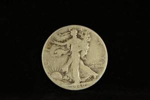 lot 26 image: 1940-P Walking Liberty Silver Half Dollar Coin