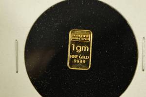 lot 20 image: Sunshine Minting 1 Gram .9999 Gold Bar