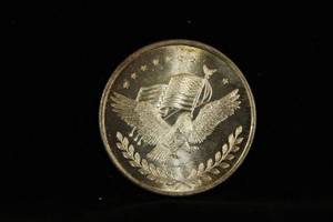 lot 22 image: 1 Troy Ounce Silver Round