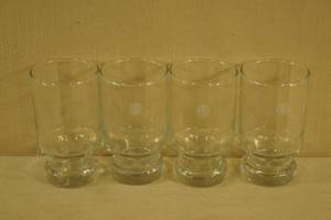 lot 11 image: 4 Vintage Pan-Am Airlines Glasses