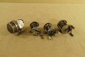 lot 2 image: 4 Vintage Fishing Reels - Shakespeare