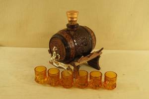 lot 18 image: Mallorca Barrel Liquor Dispenser and Glasses