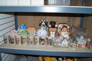 lot 100 image: Cookie Jars, Vintage Glassware, Candle Holders