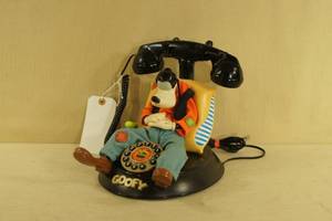 lot 111 image: Toon Disney Goofy Sound and Motion Phone
