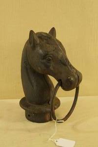 lot 122 image: Vintage Cast Iron Horse Head Hitching Post Topper