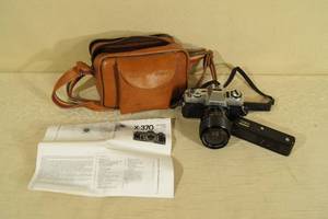 lot 102 image: Vintage Minolta X-370 35mm Film SLR Camera