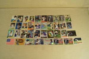 lot 138 image: Baseball Cards - Inserts, Rookies, 80s and 90s